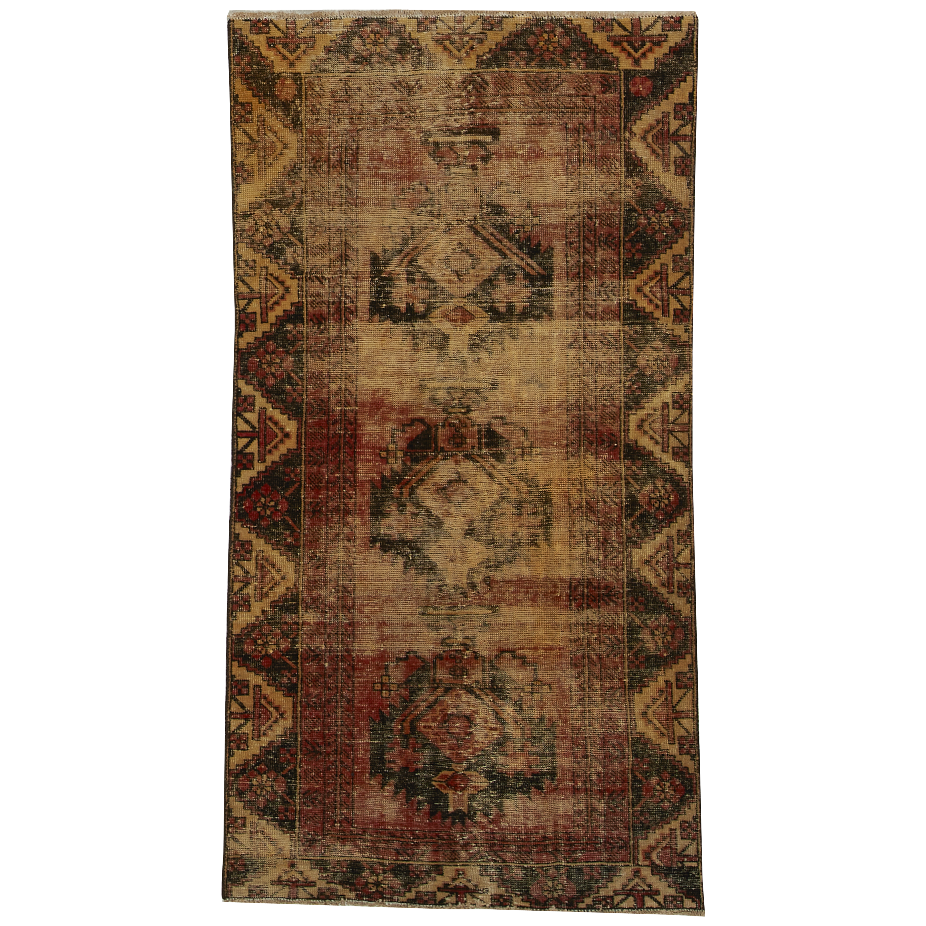 For generations, Elte has worked with expert local rug pickers throughout Morocco, Iran, Turkey and Europe to source vintage and antique rugs.