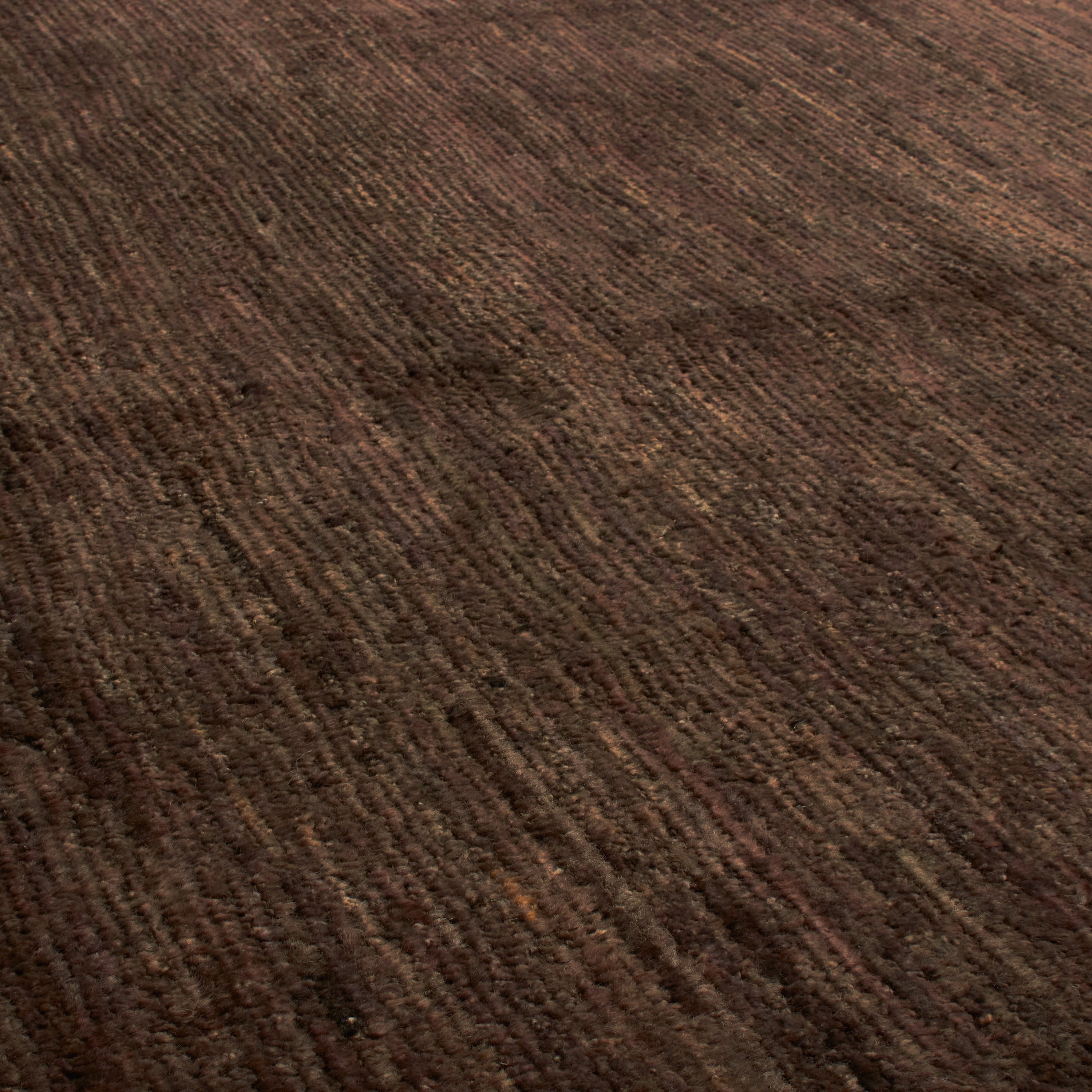 Revered for its lustre and soft hand, the natural qualities of wool from ancient Karakul sheep are honoured through restraint and refinement.