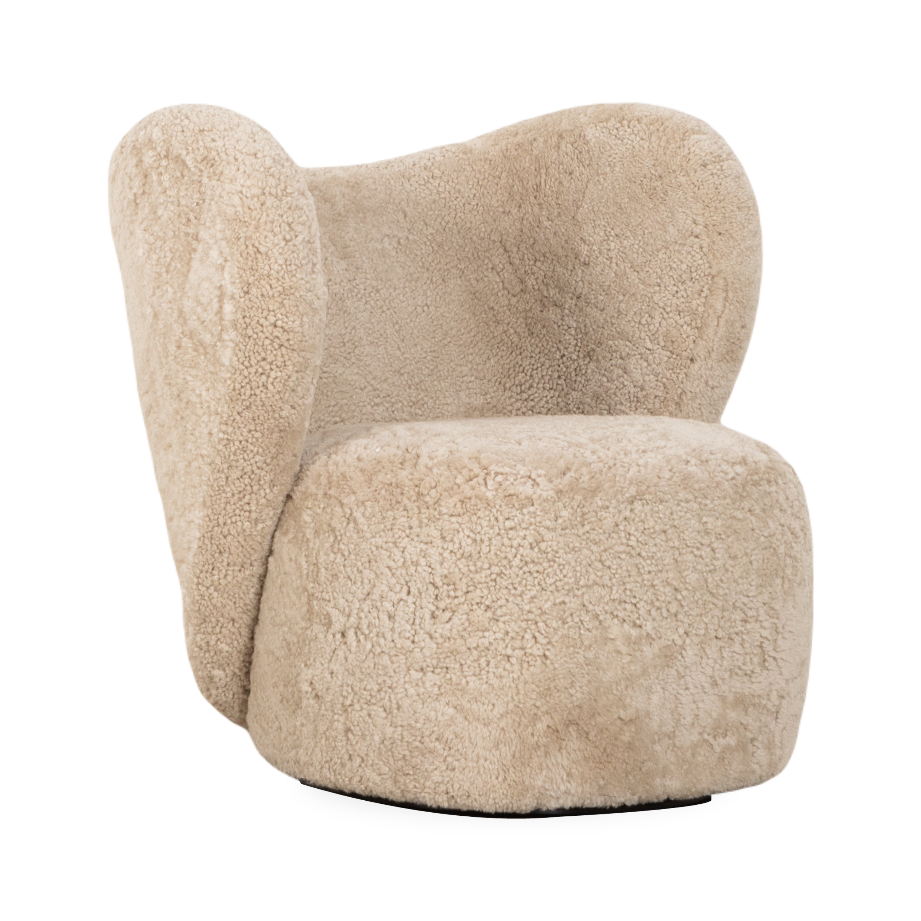 With a sculptural and organic shape, the Little Big Chair offers a bold silhouette with a welcoming presence.