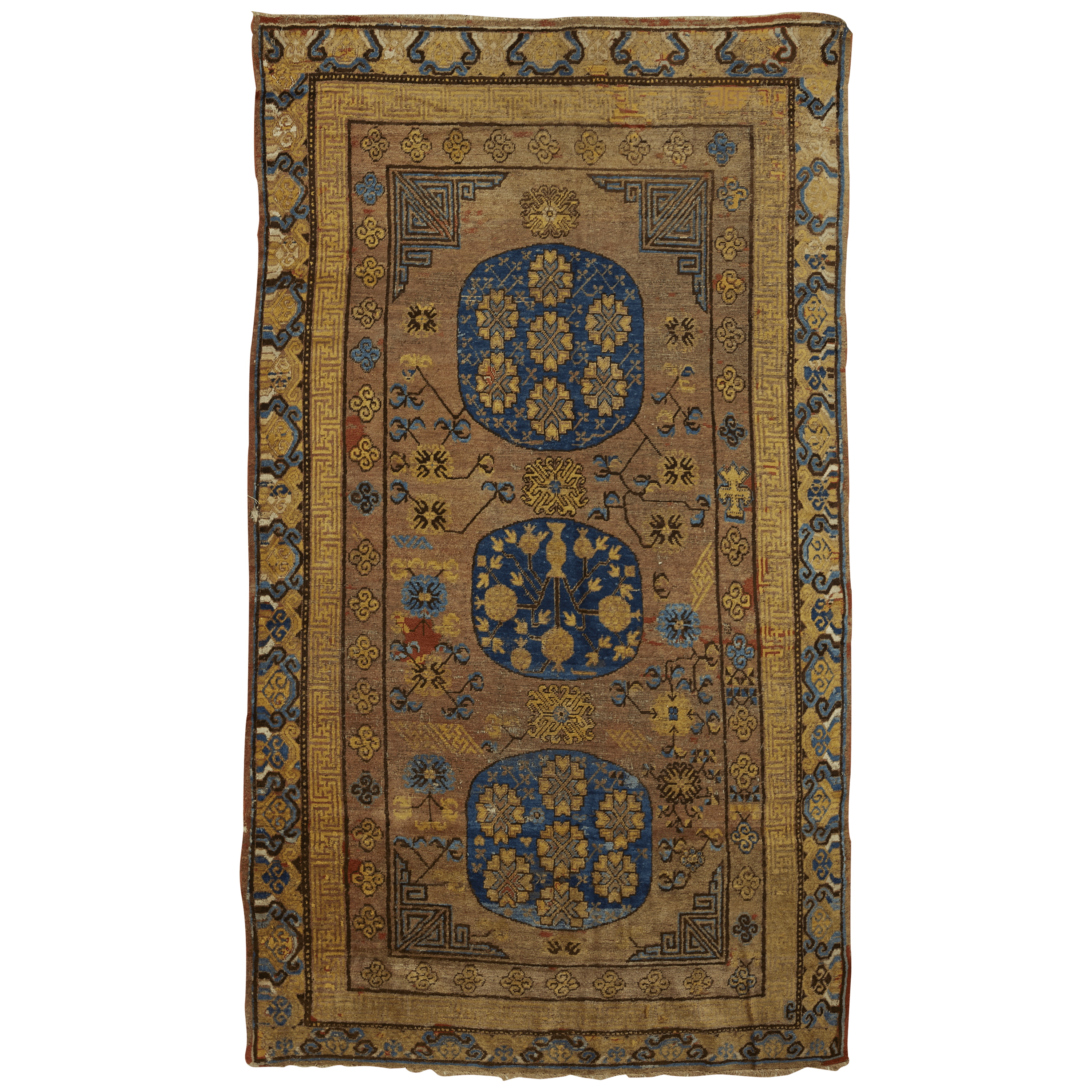 For generations, Elte has worked with expert local rug pickers throughout Morocco, Iran, Turkey and Europe to source vintage and antique rugs.