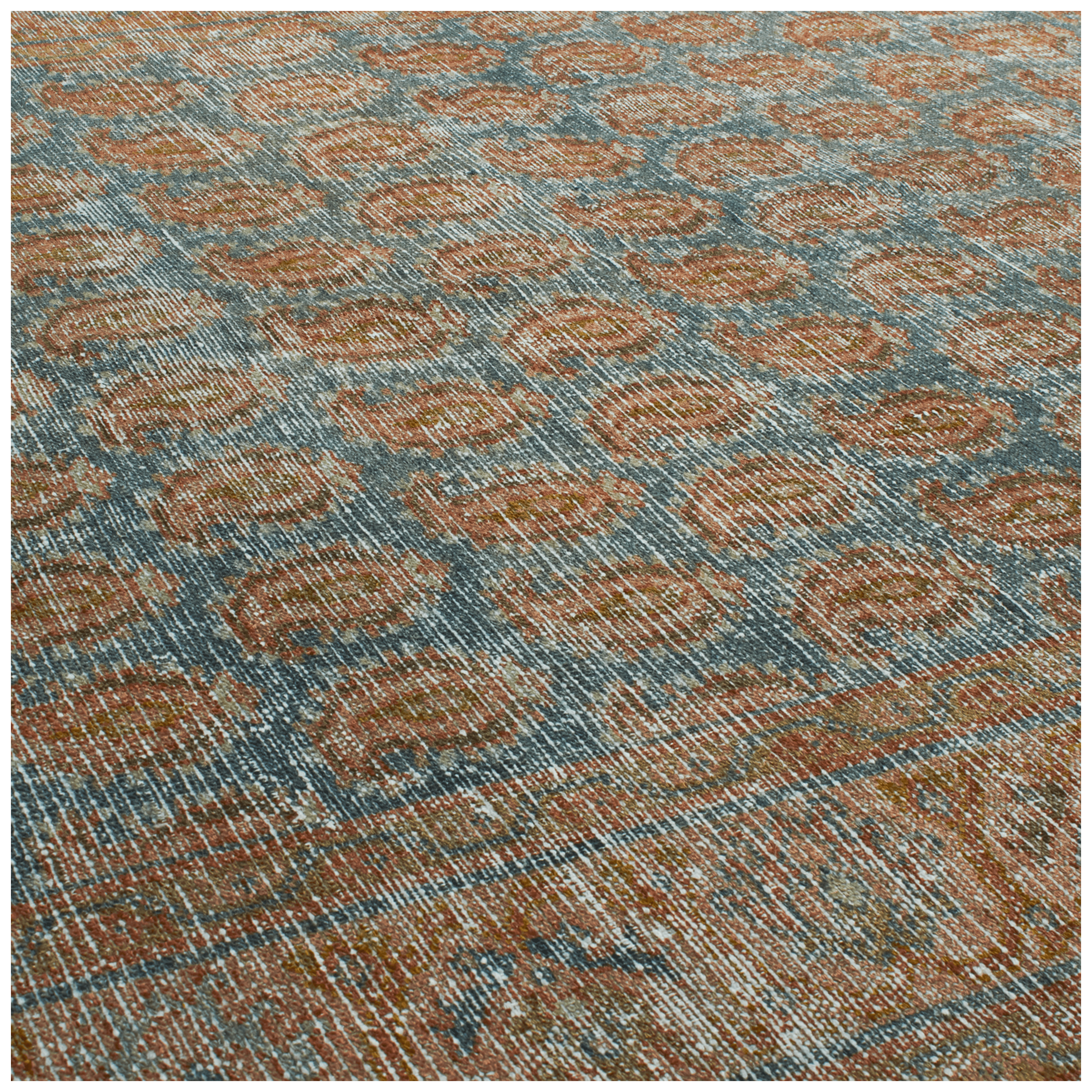 For generations, Elte has worked with expert local rug pickers throughout Morocco, Iran, Turkey and Europe to source vintage and antique rugs.