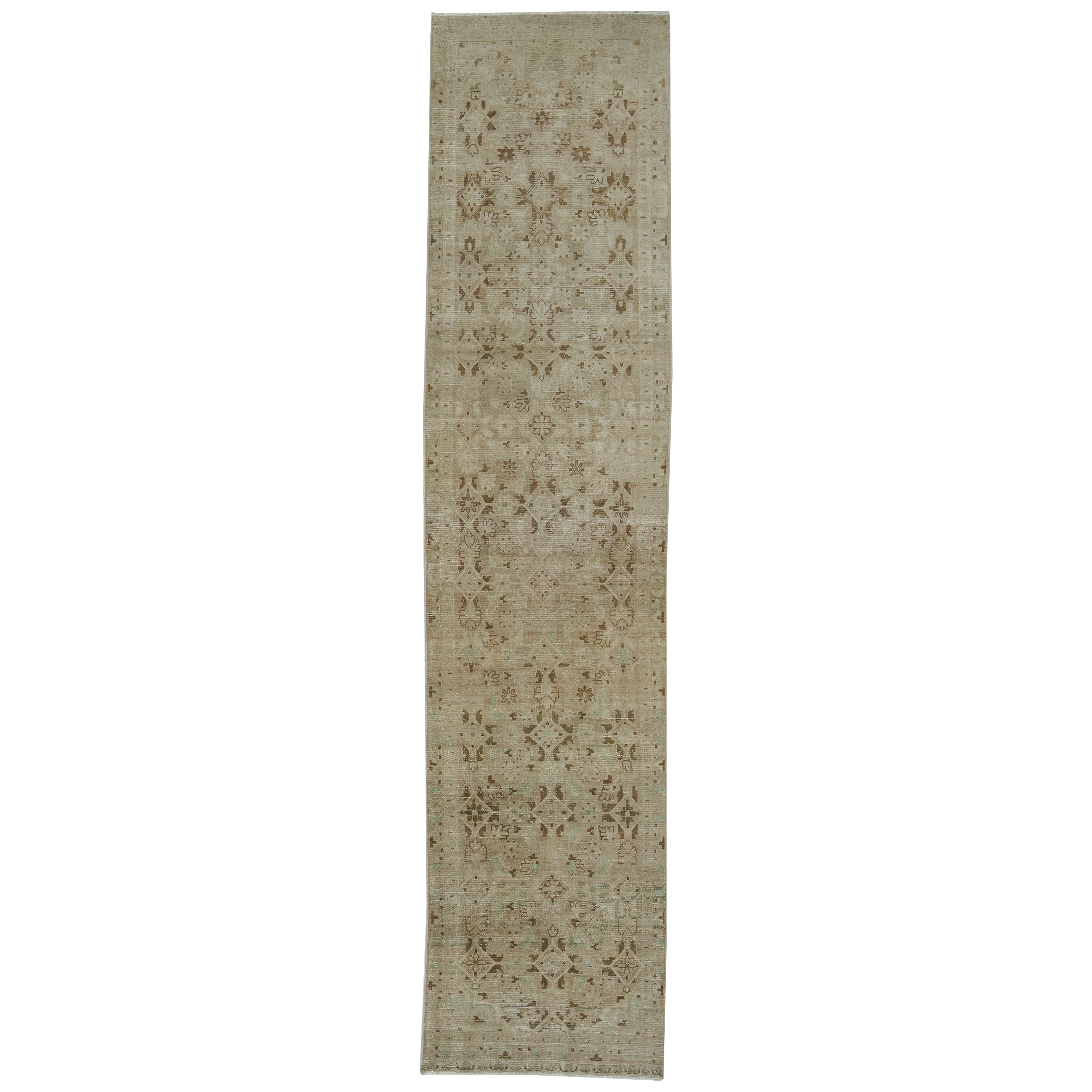 For generations, Elte has worked with expert local rug pickers throughout Morocco, Iran, Turkey and Europe to source vintage and antique rugs.