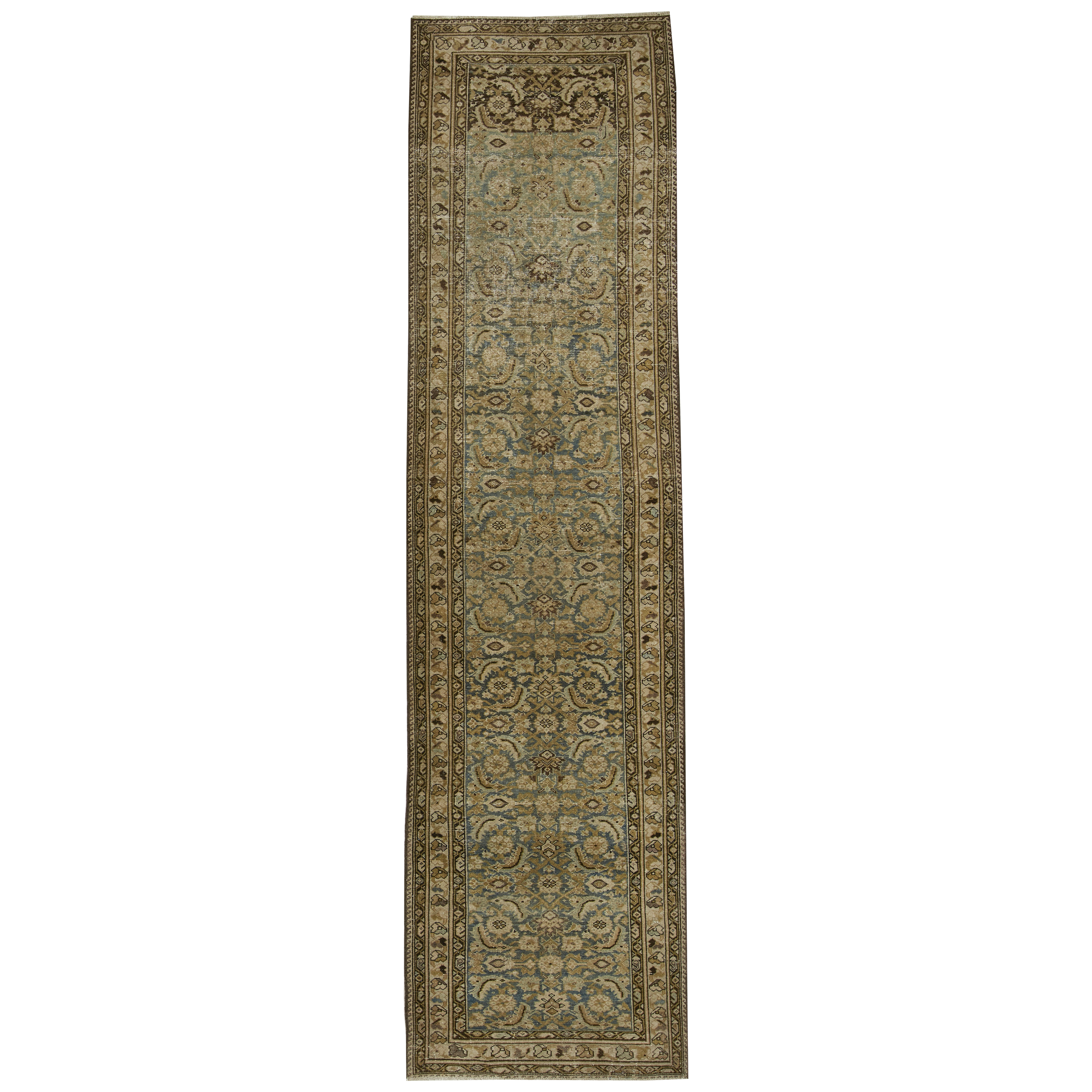 For generations, Elte has worked with expert local rug pickers throughout Morocco, Iran, Turkey and Europe to source vintage and antique rugs.