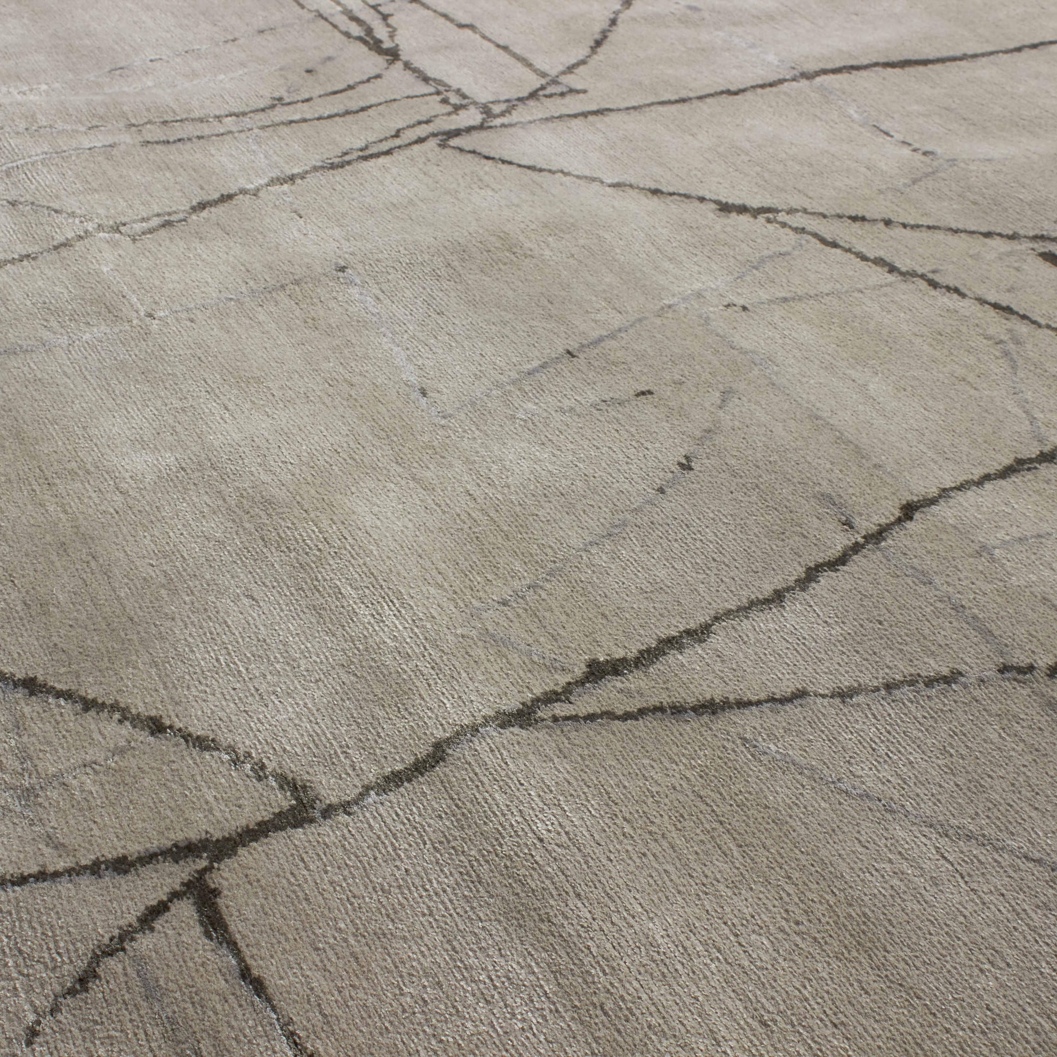 Drusus Silver/Charcoal