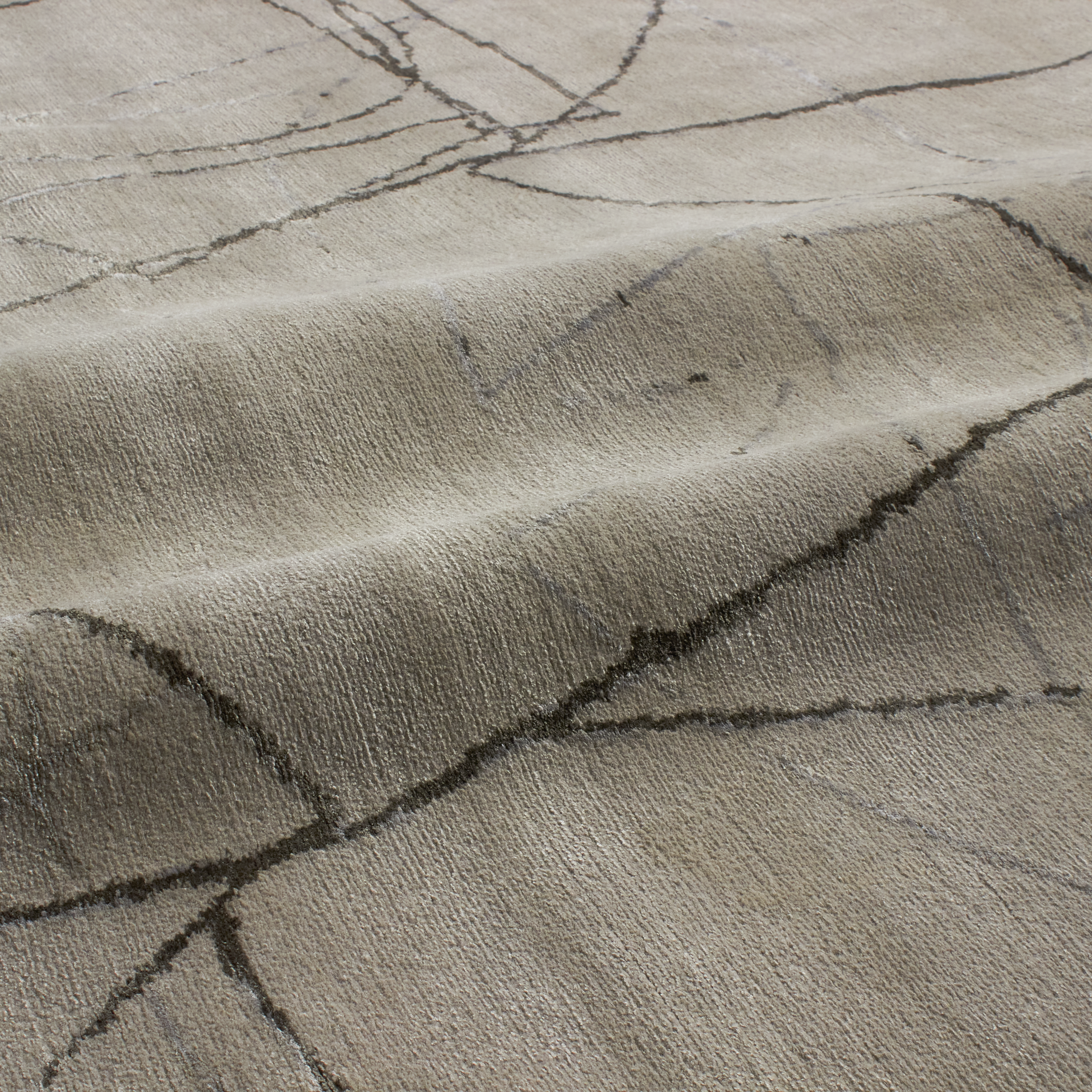 Drusus Silver/Charcoal