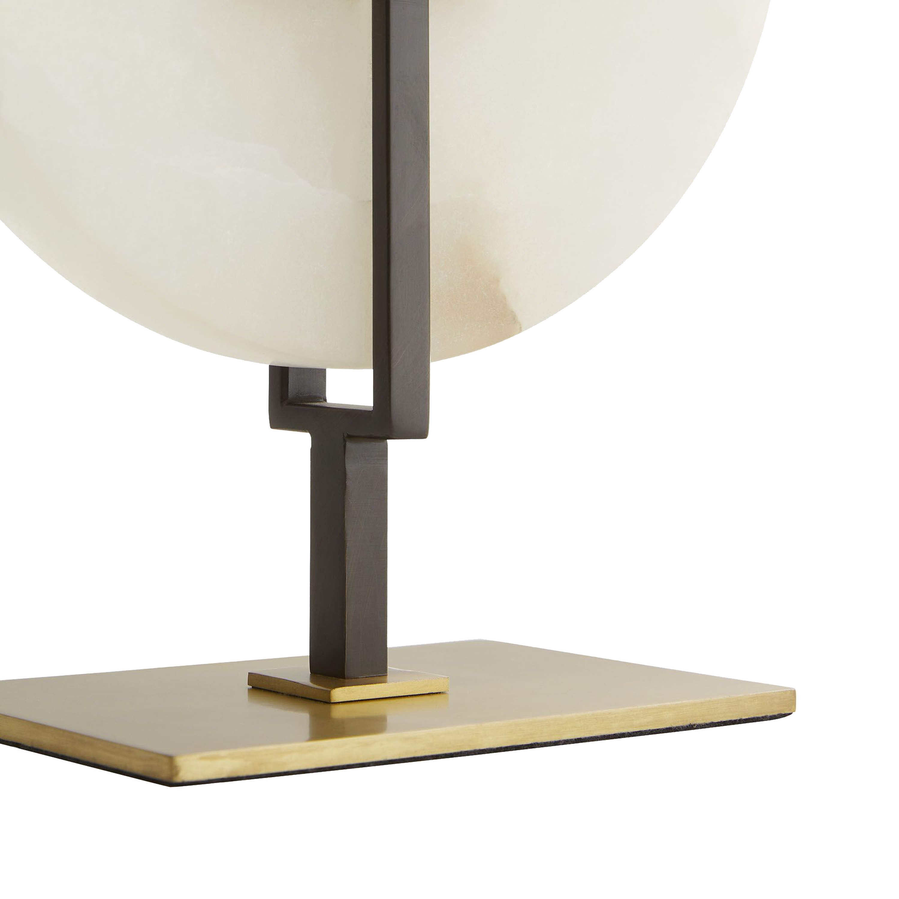This Kasen Sculpture draws from the art deco period of the early 20th century.