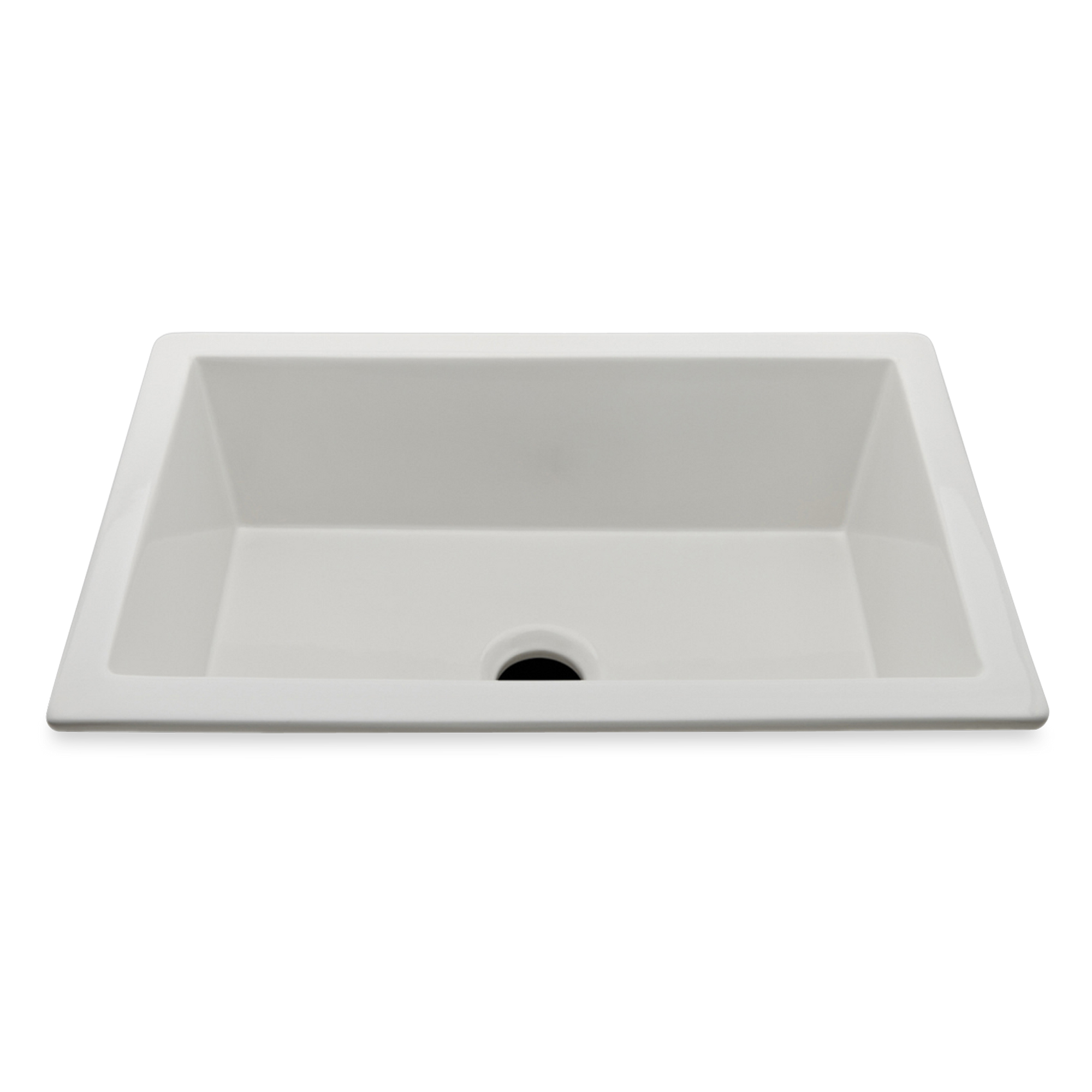 At home in a restored farmhouse or modern beach cottage, these traditional sinks are updated to be practical and utilitarian.