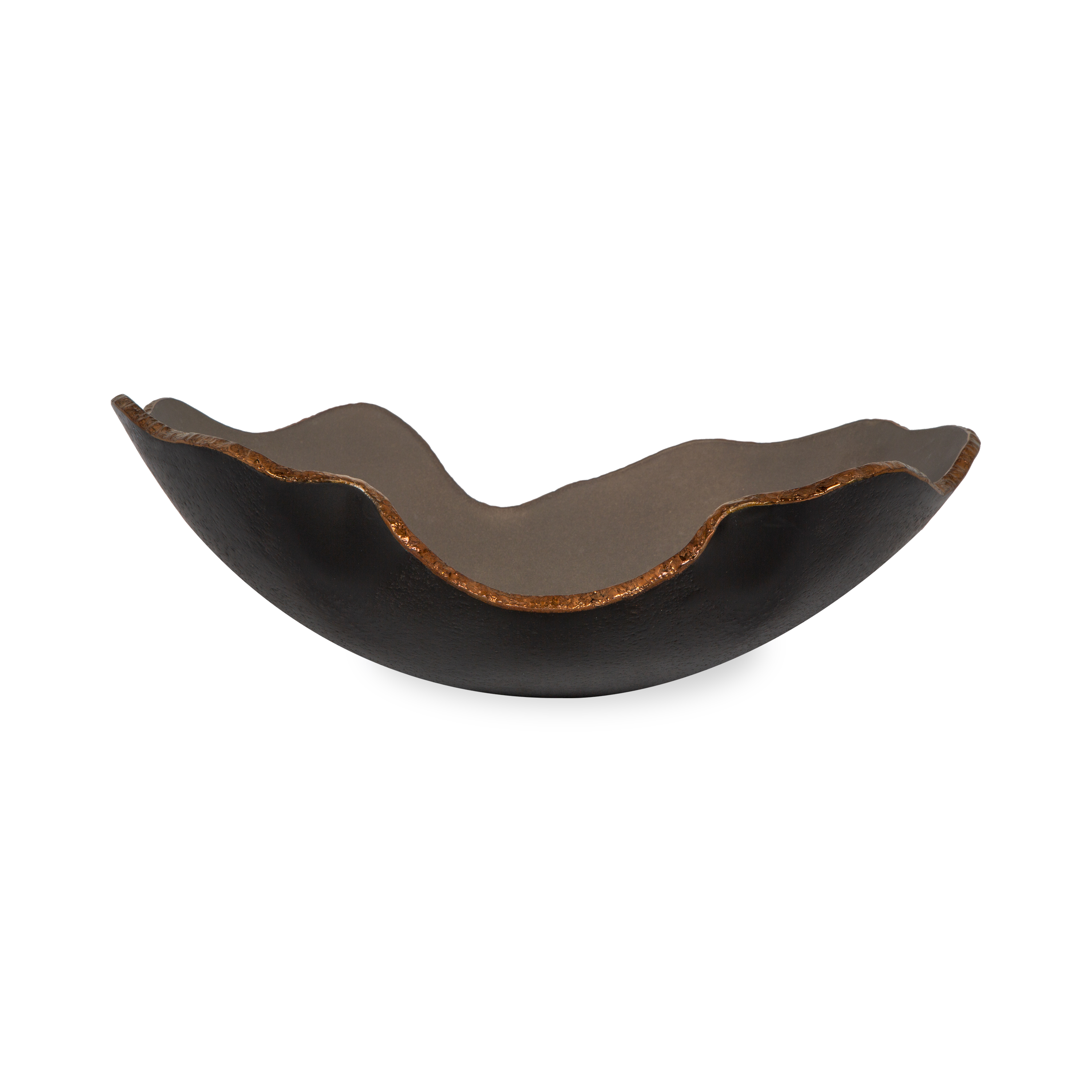 These exquisite pieces are the work of Brazilian glass artist Regina Medeiros.